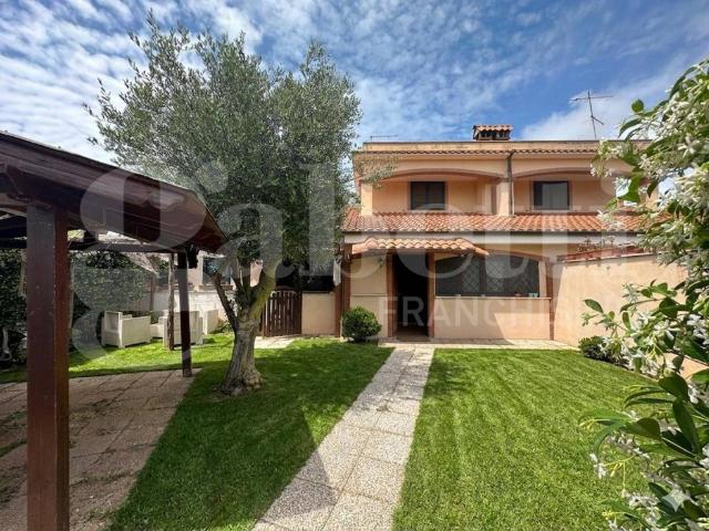Villa Schiera in vendita a Roma Capitale, Lazio