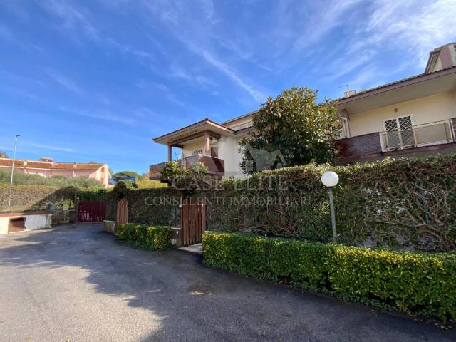 Villa Schiera in vendita a Roma Capitale, Lazio