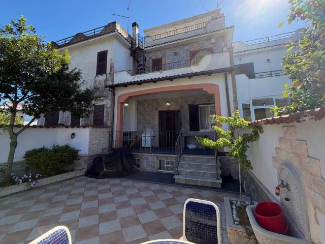 Villa Indipendente in vendita a Roma Capitale, Lazio