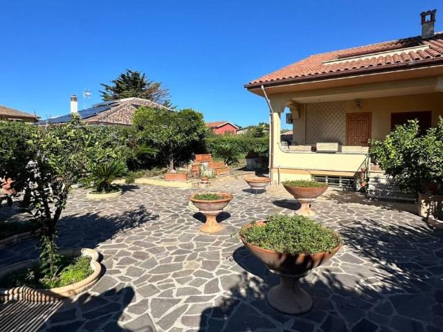 Villa Schiera in vendita a Nuova Florida, Ardea