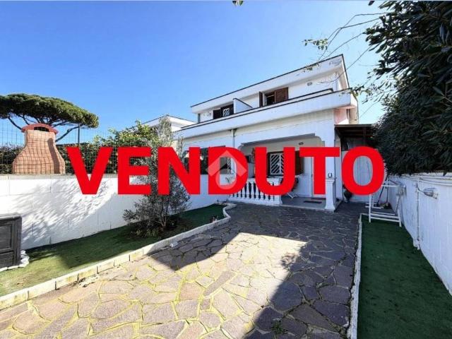 Villa Schiera in vendita a Roma Capitale, Lazio