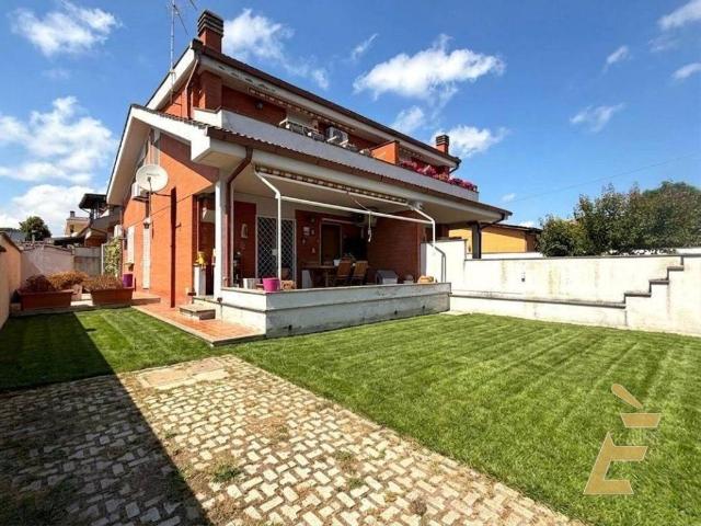 Villa Indipendente in vendita a Colle Romito, Roma Capitale