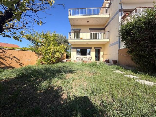 Villa Schiera in vendita a Tor San Lorenzo, Ardea