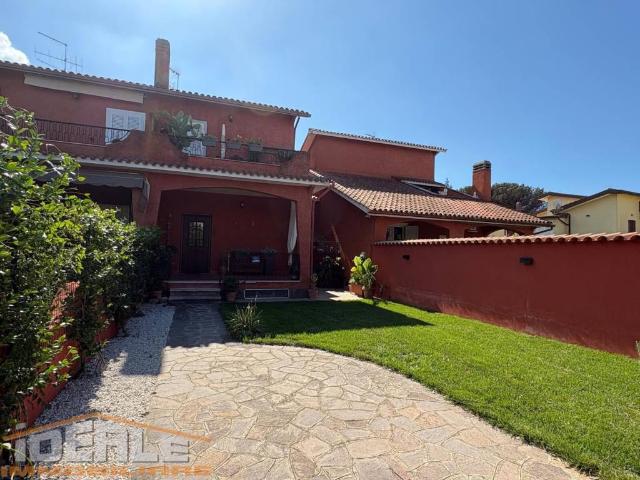 Villa Schiera in vendita a Colle Romito, Ardea