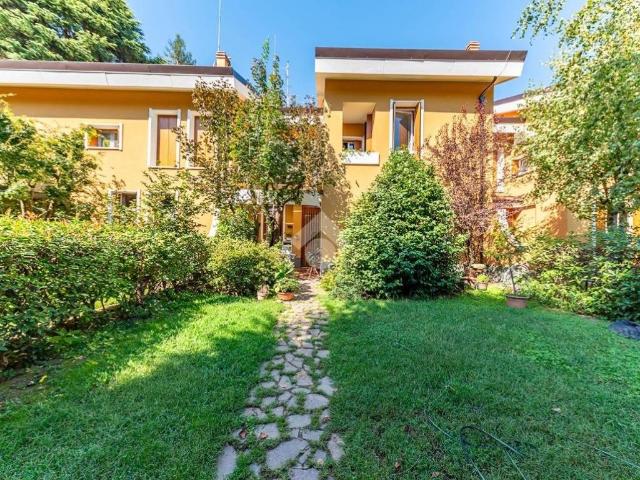 Villa Schiera in vendita a Arese, Lombardia