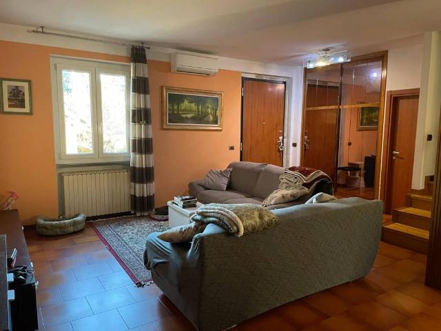 Villa Schiera in vendita a Palazzo Del Pero, Toscana
