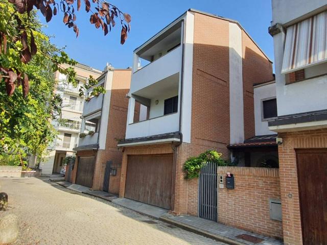 Villa Schiera in vendita a Saione, Palazzo Del Pero