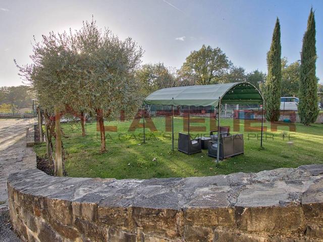 Villa Schiera in vendita a Palazzo Del Pero, Toscana