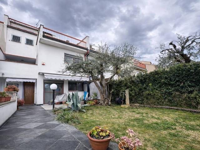 Villa Schiera in vendita a Battifolle, Palazzo Del Pero