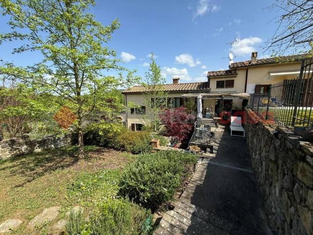 Villa Schiera in vendita a La Pace, Palazzo Del Pero