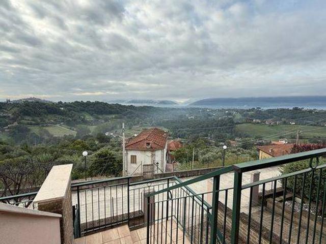 Villa Schiera in vendita a Arnara, Lazio
