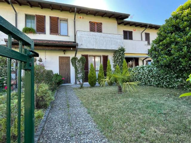 Villa Schiera in vendita a Arosio, Lombardia