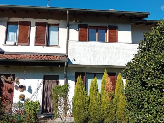 Villa Schiera in vendita a Arosio, Lombardia