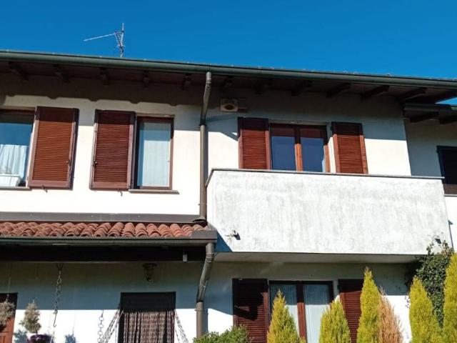Villa Schiera in vendita a Arosio, Lombardia