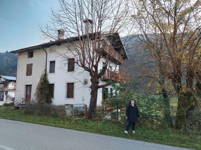 Villa Schiera in vendita a Arsiè, Veneto