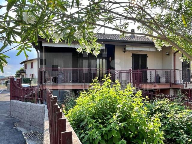 Villa Schiera in vendita a Artegna, Friuli-Venezia Giulia