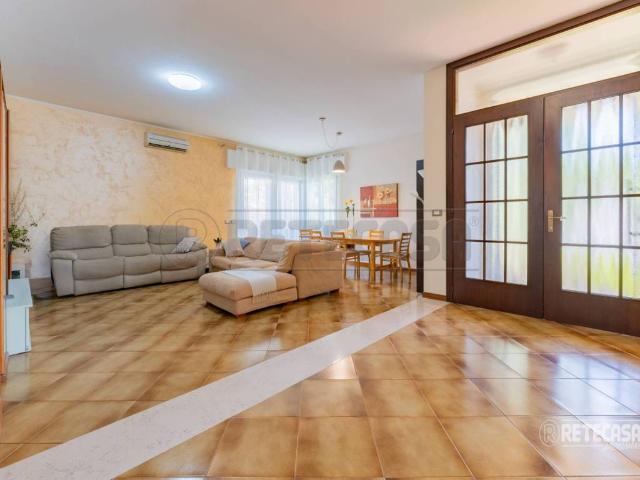 Villa Indipendente in vendita a Arzignano, Veneto