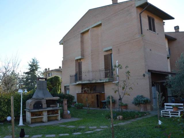 Villa Schiera in vendita a Asciano, Toscana