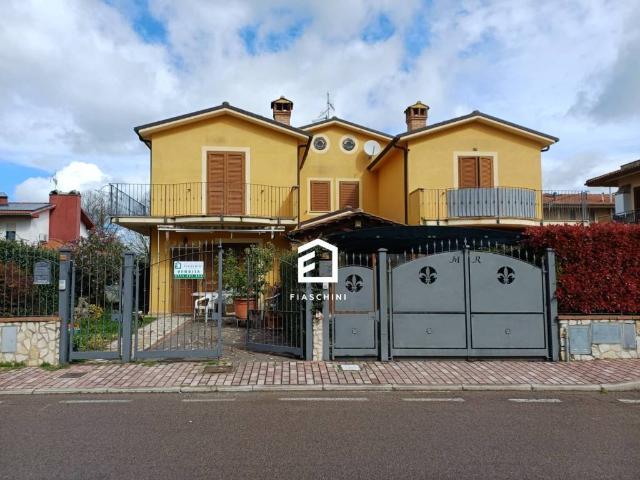 Villa Schiera in vendita a Attigliano, Umbria