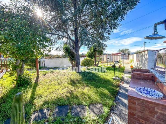 Villa Schiera in vendita a Agnone Bagni, Augusta