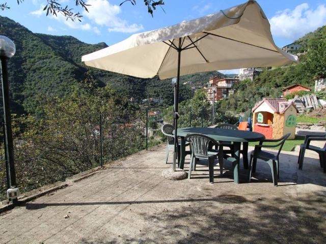Villa Schiera in vendita a Avegno