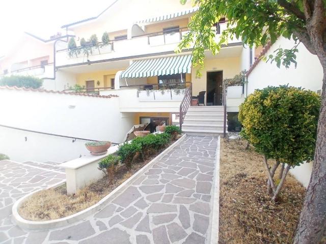 Villa Schiera in vendita a Avezzano, Abruzzo
