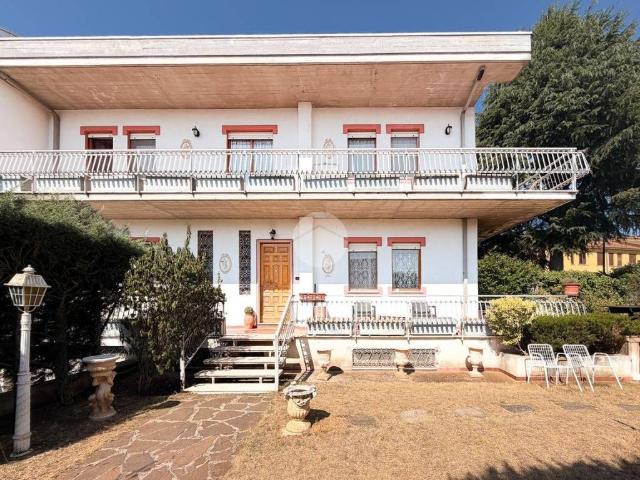 Villa Schiera in vendita a Avezzano, Abruzzo