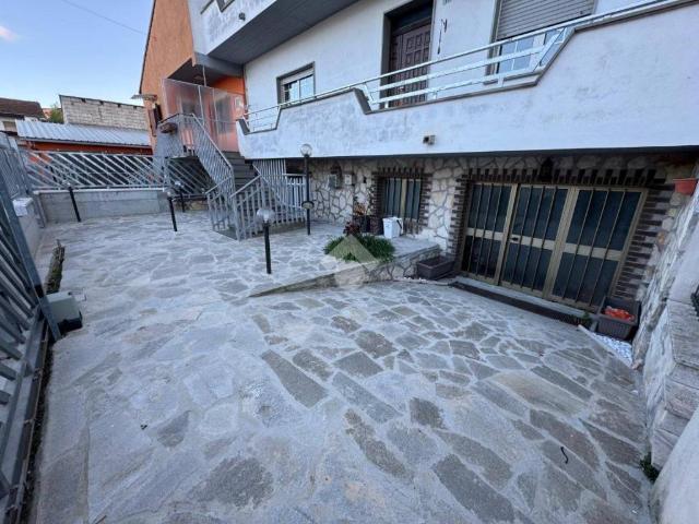 Villa Schiera in vendita a Avezzano, Abruzzo