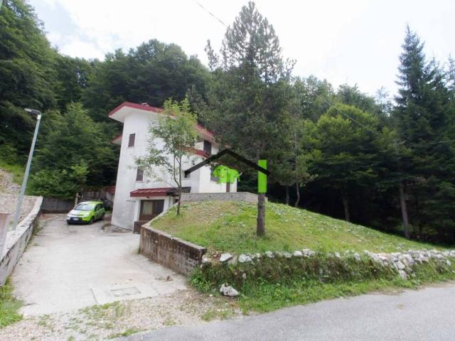 Villa Schiera in vendita a Aviano, Friuli-Venezia Giulia