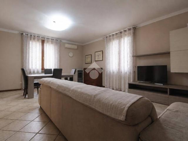 Villa Schiera in vendita a Azzano Mella, Brescia