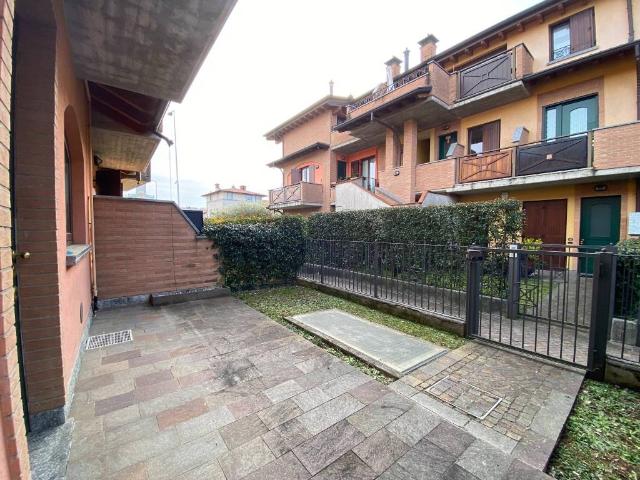 Villa Schiera in vendita a Azzano San Paolo, Lombardia