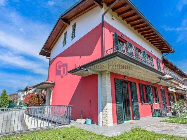 Villa Schiera in vendita a Azzano San Paolo, Lombardia