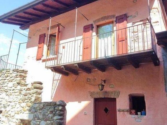 Villa Schiera in vendita a Comunità Montana Valli del Verbano, Azzio
