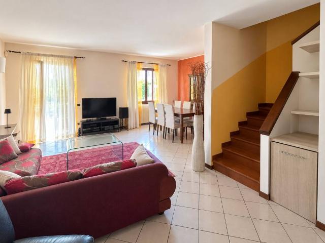 Villa Schiera in vendita a Bagnatica, Bergamo