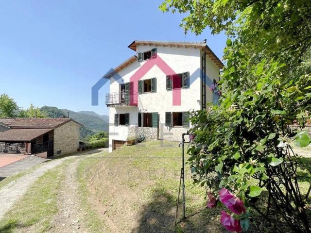 Villa Schiera in vendita a Unione dei comuni Media Valle del Serchio, Ponte A Serraglio