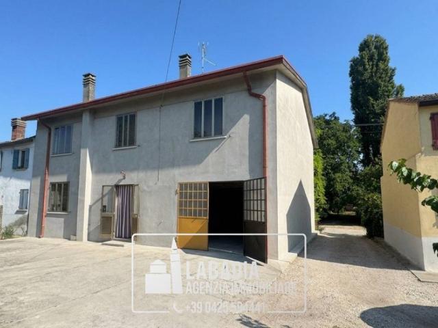 Villa Schiera in vendita a Bagnolo Di Po, Veneto