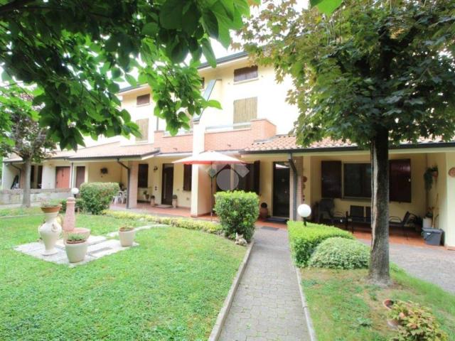 Villa Schiera in vendita a Terra di Mezzo, Re