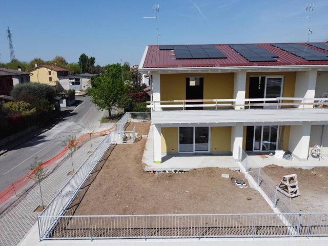 Villa Schiera in vendita a Bagnolo Mella, Lombardia