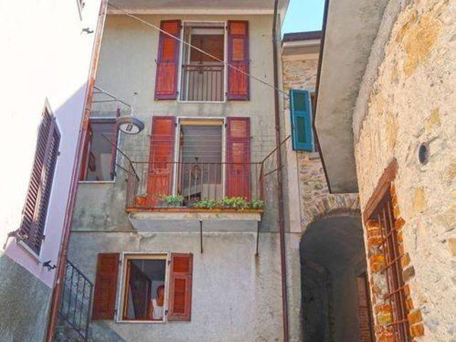 Villa Schiera in vendita a Unione di comuni Montana Lunigiana, Bagnone