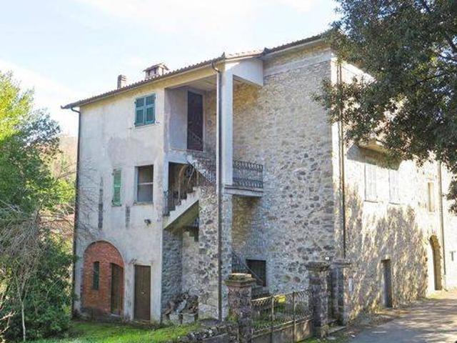 Villa Schiera in vendita a Unione di comuni Montana Lunigiana, Bagnone