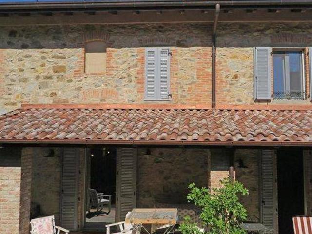 Villa Schiera in vendita a Unione di comuni Montana Lunigiana, Bagnone