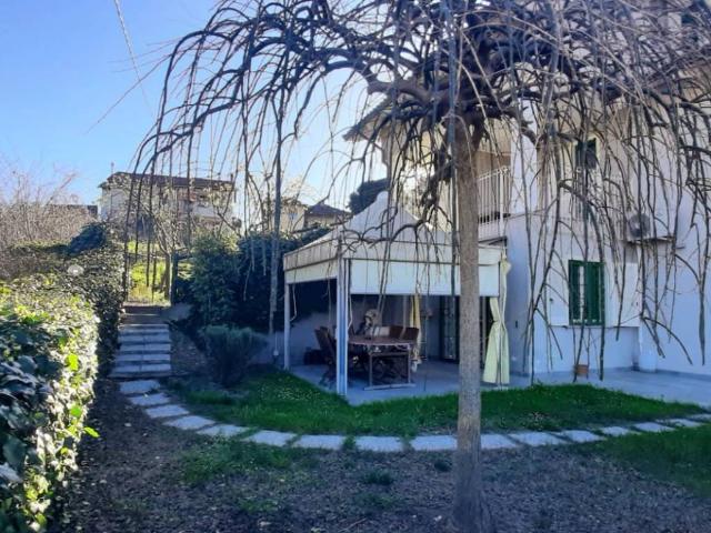 Villa Schiera in vendita a Il Pilonetto, Piemonte