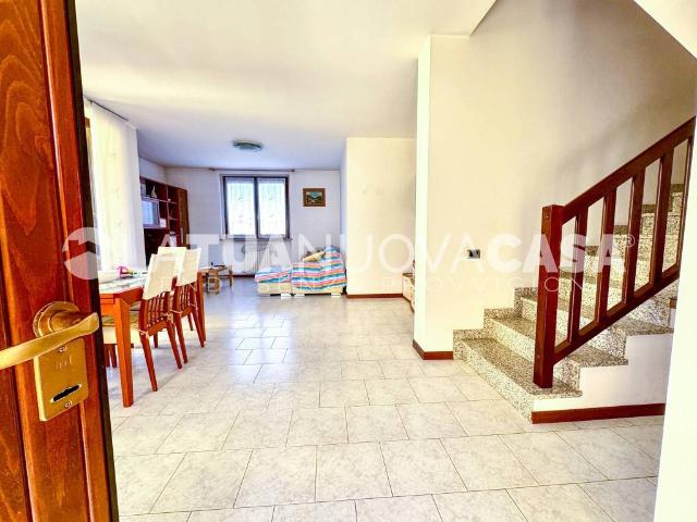 Villa Schiera in vendita a Bareggio, Lombardia