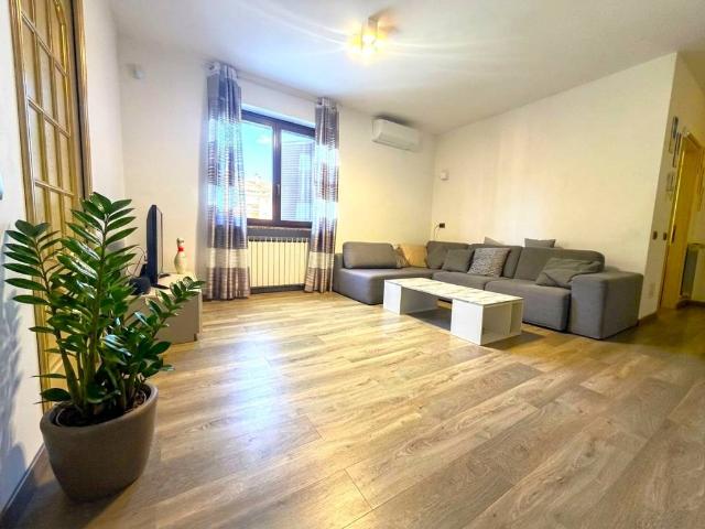 Villa Schiera in vendita a Bareggio, Lombardia