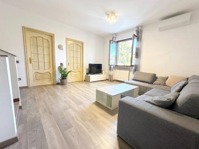Villa Schiera in vendita a Bareggio, Lombardia