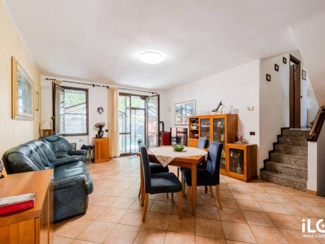 Villa Schiera in vendita a Bareggio, Milano