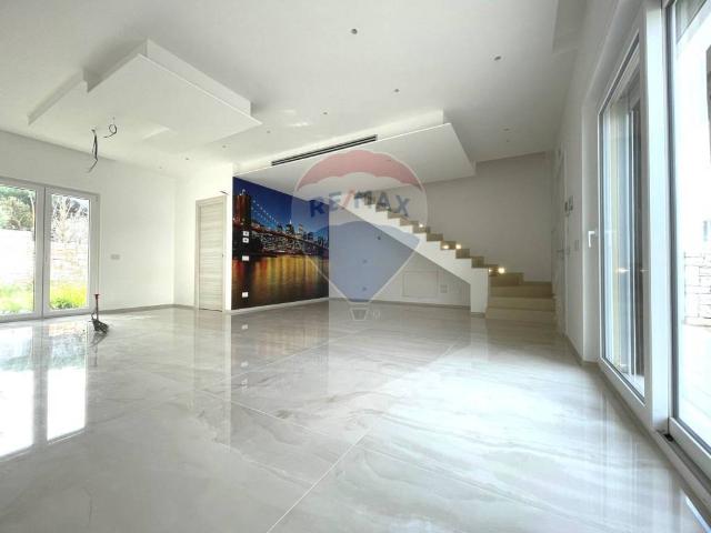 Villa Schiera in vendita a Parco Adria, Bari