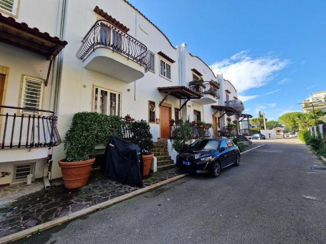 Villa Schiera in vendita a Municipio 2, Puglia
