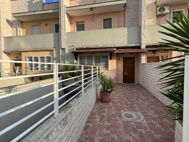 Villa Schiera in vendita a Municipio 5, Puglia