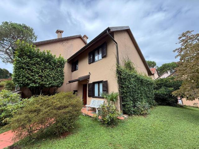 Villa Schiera in vendita a Barlassina, Lombardia